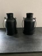 Twee zwarte vazen, Huis en Inrichting, Woonaccessoires | Vazen, Ophalen of Verzenden, Zo goed als nieuw, Zwart, Minder dan 50 cm