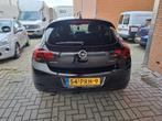 Opel Astra 1.6 Turbo 5D AUT 2011 Zwart, Auto's, 730 kg, 74 €/maand, 4 cilinders, 179 pk