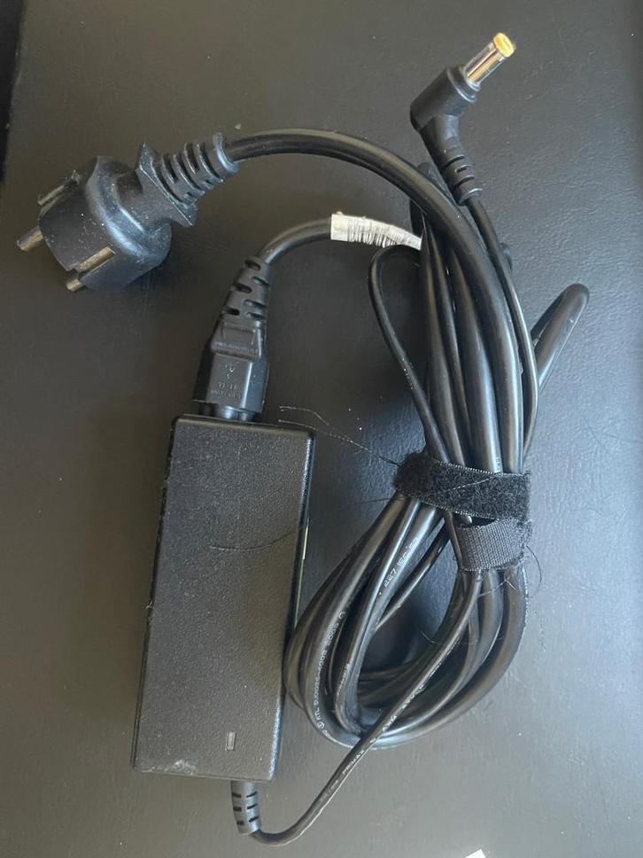 Gebruikte adapter 19v 3,42Amp (Hipro), Computers en Software, Laptop-opladers, Gebruikt, Ophalen of Verzenden