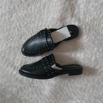 Zwarte imitatie leren slip-on loafers + studs van H&M mt 37, Nieuw, H&M, Instappers, Zwart