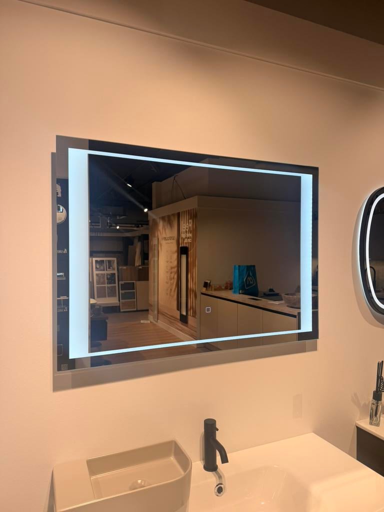 Badkamerspiegel 100x70cm incl. geintegreerde ledverlichting, Ophalen of Verzenden, Zo goed als nieuw, Rechthoekig, Minder dan 100 cm