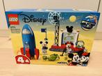 Lego 10774 - Mickey & Minnie Mouse’s space rocket (MISB), Nieuw, Complete set, Ophalen of Verzenden, Lego