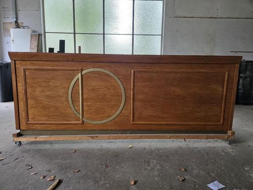 Notenhouten Toonbank met Messing Detail – 240 cm, Huis en Inrichting, Overige Huis en Inrichting, Gebruikt, Ophalen