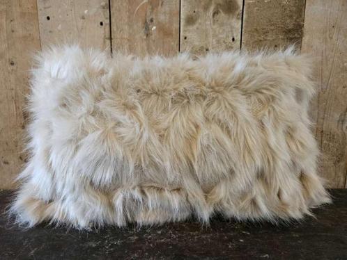 bont kussen ``WOONWINKEL RUSTIEK``, Huis en Inrichting, Woonaccessoires | Kussens, Nieuw, Ophalen of Verzenden