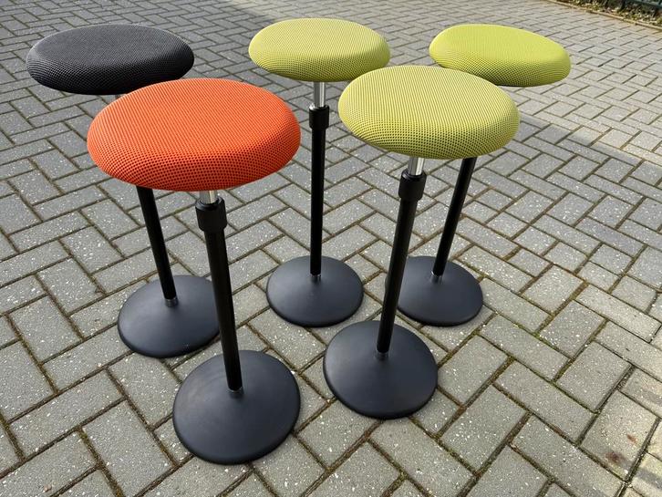 5x Girsberger Sway | ergonomische sta zit kruk, Huis en Inrichting, Bureaustoelen, Zo goed als nieuw, Bureaukruk, Overige kleuren