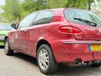 Alfa Romeo 147 1.6 T.Spark/OpknapperAPK 03/2026,Niet rijdend, Auto's, Alfa Romeo, Leder, Handgeschakeld, Particulier, Rood