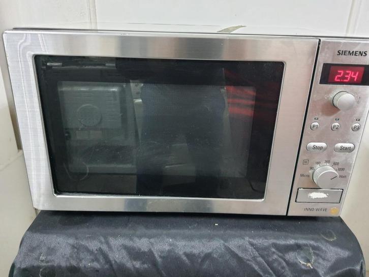 Siemens RVS Solo magnetron werkt Uitstekend, Witgoed en Apparatuur, Magnetrons, Zo goed als nieuw, Vrijstaand, Magnetron, 60 cm of meer