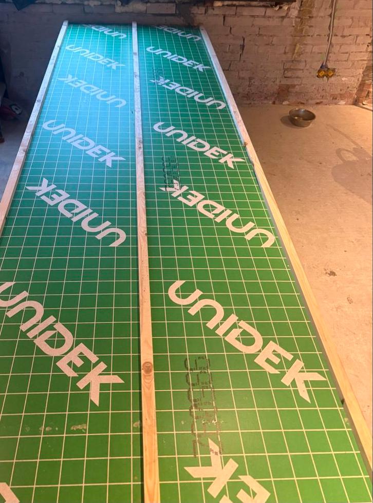 Kingspan Unidek Aero light 4,5 - 4 stuks, Doe-het-zelf en Verbouw, Platen en Panelen, Zo goed als nieuw, Hout, 50 tot 100 mm, Ophalen