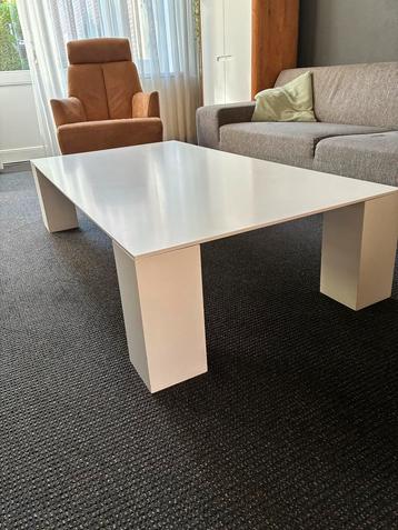 Witte Salontafel - Modern Design beschikbaar voor biedingen