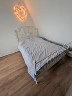 Leirvik tweepersoons bed (140x200cm) incl. matras en dekbed, Huis en Inrichting, Slaapkamer | Bedden, Ophalen, Wit, Romantisch