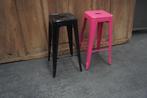 2 leuke barkrukken krukken 1x zwart en 1x roze, Gebruikt, Met voetsteun, 60 tot 90 cm, Ophalen of Verzenden