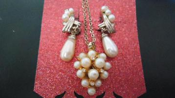 vintage set ketting + hanger en oorbellen met parels  beschikbaar voor biedingen