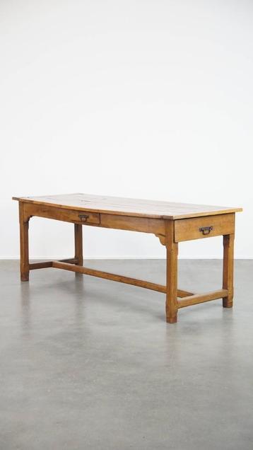 Antieke Franse boeren 6 persoons eettafel uit eind 18e eeuw beschikbaar voor biedingen