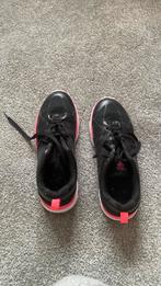 Zwart met roze schoenen, Sport en Fitness, Basketbal, Ophalen of Verzenden, Zo goed als nieuw, Schoenen