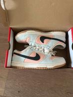 nike dunk low, Ophalen of Verzenden, Zo goed als nieuw, Sneakers of Gympen