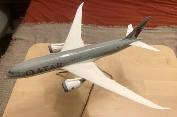 Qatar Airways Boeing 787-800 1:200 model