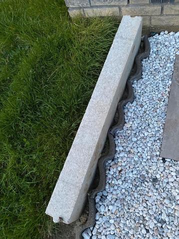 2 opsluitbanden 100 x 20 x 10 cm beschikbaar voor biedingen