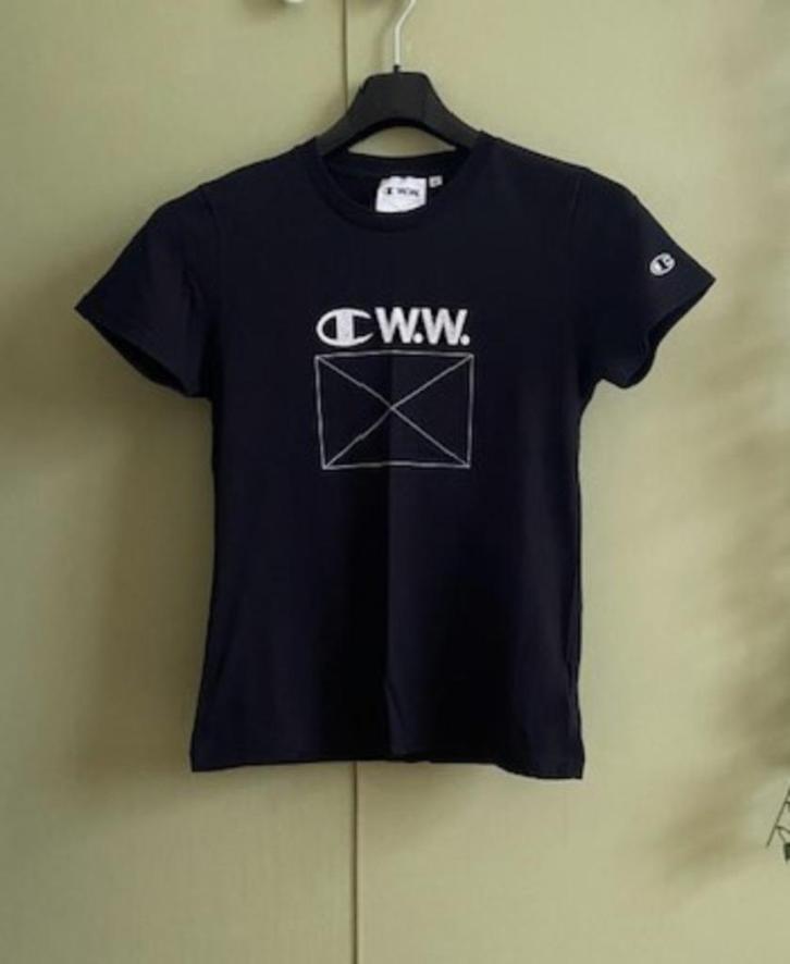 Wood Wood - zwart T-shirt, Kleding | Dames, T-shirts, Zo goed als nieuw, Maat 38/40 (M), Zwart, Korte mouw, Ophalen of Verzenden