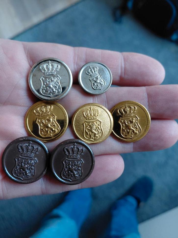 Uniformknopen met Koninkrijkswapen, Indie, Verzamelen, Militaria | Algemeen, Ophalen of Verzenden