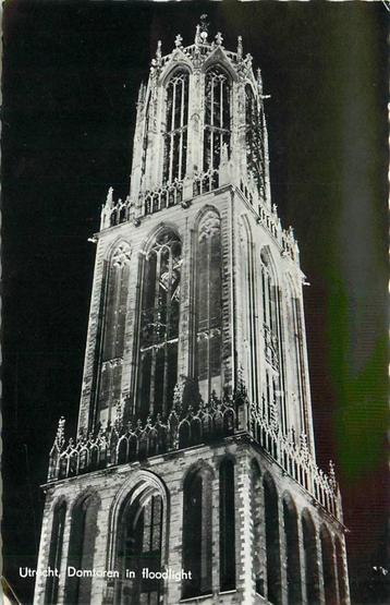 (388-497-001) Utrecht Domtoren beschikbaar voor biedingen