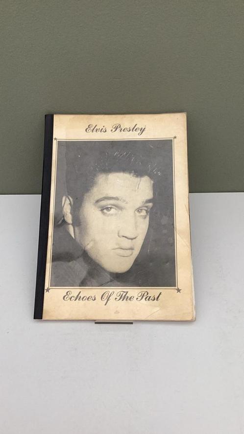 Elvis Presley Echoes of the Past 1976, Verzamelen, Muziek, Artiesten en Beroemdheden, Boek, Tijdschrift of Artikel, Ophalen of Verzenden