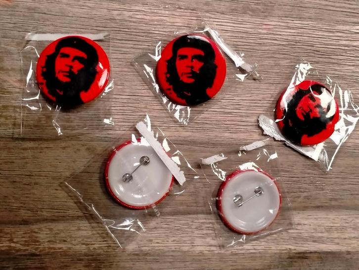 Che Guevara Cuba logo button nieuw revolutie hippie, Verzamelen, Speldjes, Pins en Buttons, Zo goed als nieuw, Overige onderwerpen
