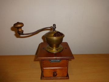Oude koffiemolen beschikbaar voor biedingen