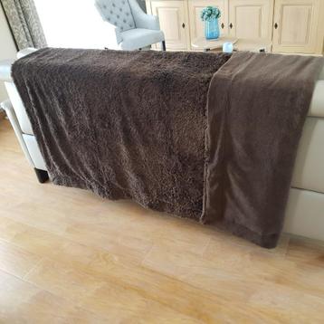 dubbelzijdige bruine plaid beschikbaar voor biedingen