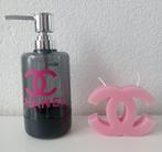 Zeeppompje en kaars roze Chanel, Ophalen of Verzenden, Nieuw, Bad & Douche