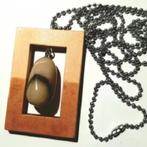 Unieke hanger: Edelsteen in houten lijstje incl. ketting, Sieraden, Tassen en Uiterlijk, Kettingen, Ophalen, Zo goed als nieuw