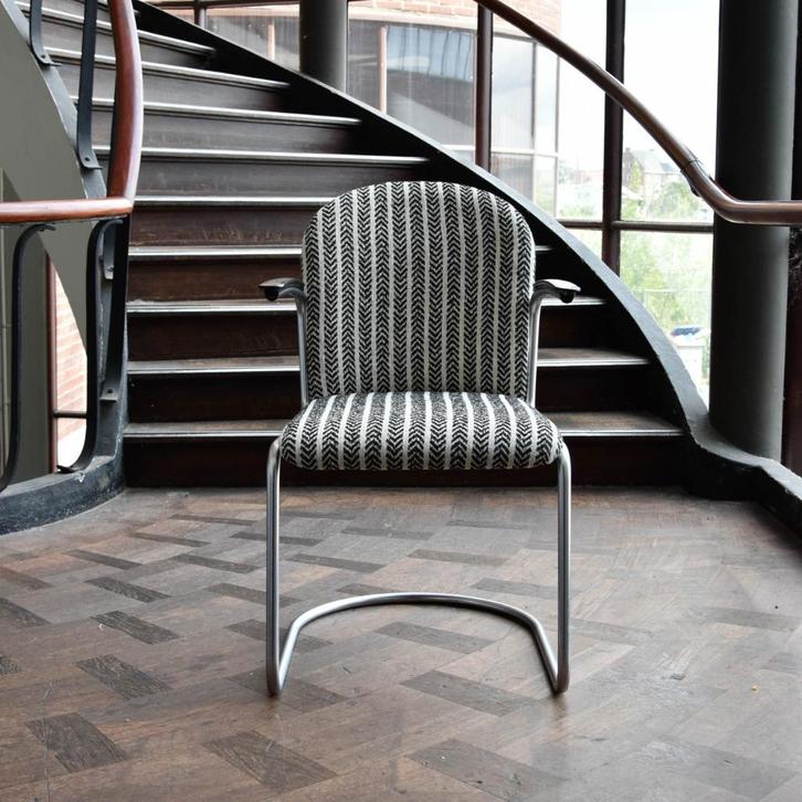 Gispen 413 Stoel, Huis en Inrichting, Stoelen, Zo goed als nieuw, Eén, Stof, Overige kleuren, Ophalen of Verzenden