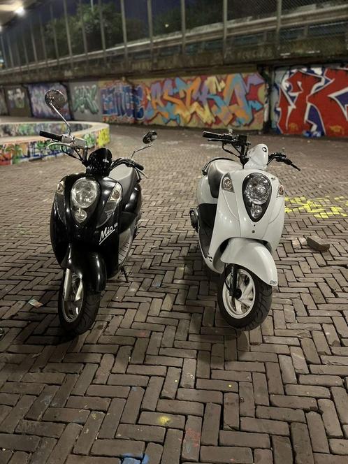 Sym Mio 50 (2015-Brom), Fietsen en Brommers, Scooters | SYM, Gebruikt, Mio, Benzine, Ophalen