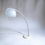 Vintage booglamp - Harvey Guzzini voor Harveiluce Italië, Huis en Inrichting, Lampen | Vloerlampen, Zo goed als nieuw, Ophalen
