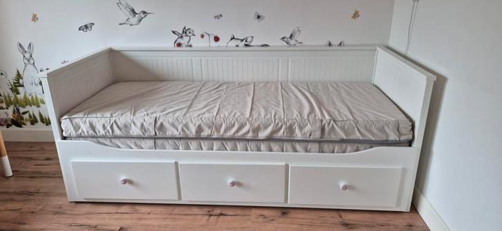 IKEA Hemnes Bedbank + 2 Matrassen, Kinderen en Baby's, Kinderkamer | Bedden, Zo goed als nieuw, 160 tot 180 cm, 85 tot 100 cm