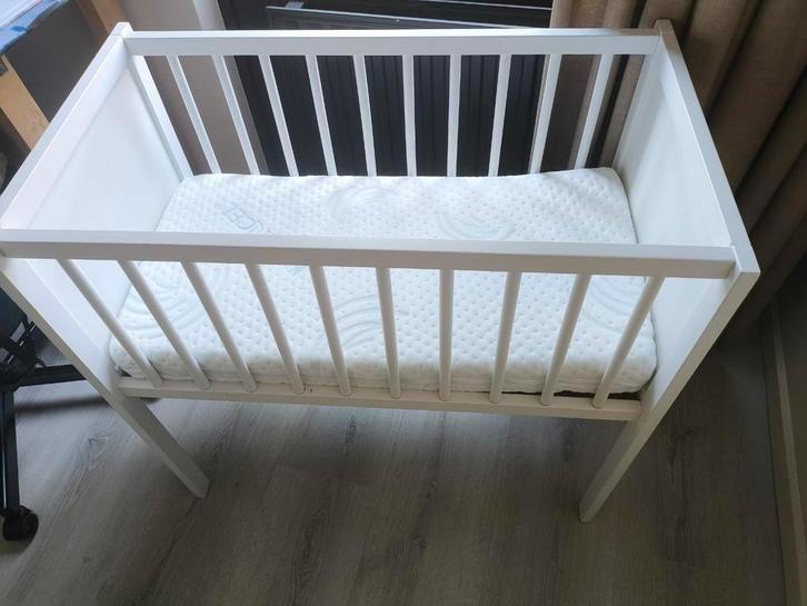 Ledikant met aerosleep topper (zonder matras), Kinderen en Baby's, Babywiegjes en Ledikanten, Zo goed als nieuw, Ledikant, Ophalen