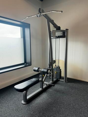Chest Pull / Lat Pulldown – Professioneel toestel beschikbaar voor biedingen