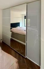 Pax wardrobe with mirror and sliding doors in light grey, Huis en Inrichting, Kasten | Kledingkasten, Ophalen, Zo goed als nieuw