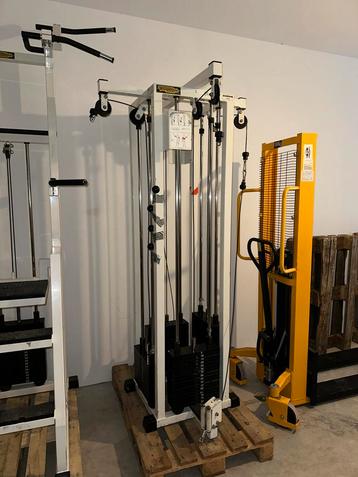 Technogym Isotonic 4-Station Krachtstation beschikbaar voor biedingen