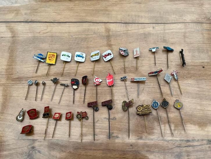 Verzameling oude speldjes van automerken / garage, Verzamelen, Speldjes, Pins en Buttons, Gebruikt, Speldje of Pin, Transport
