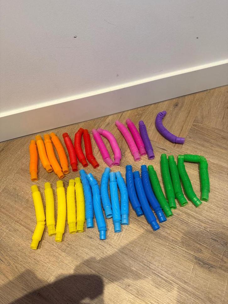 Heel goed 31x regenboog twist tubes rekbare buizen buisjes, Kinderen en Baby's, Speelgoed | Educatief en Creatief, Zo goed als nieuw