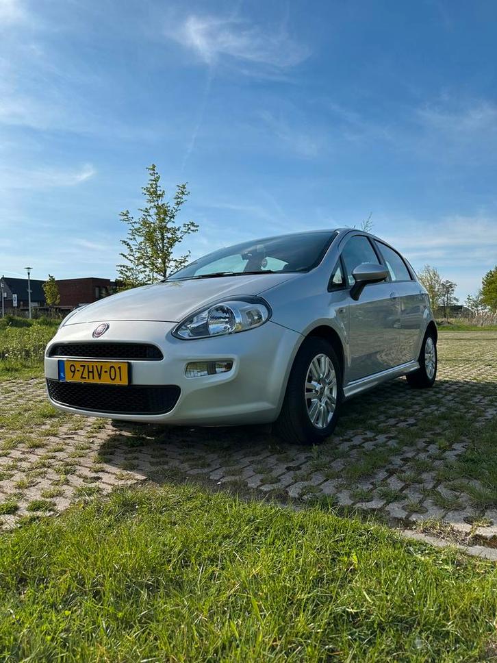 Fiat Punto 0.9 Twinair 74KW 5DR 2015 Grijs, Auto's, Fiat, Particulier, Punto, Benzine, A, Hatchback, Handgeschakeld, Origineel Nederlands