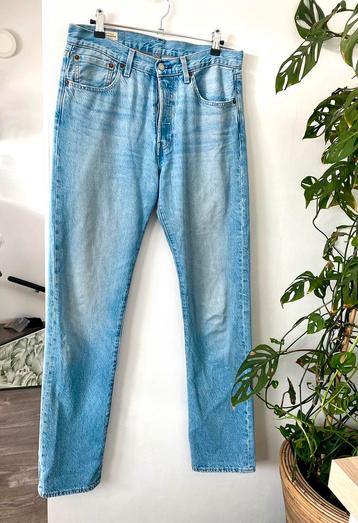 Levi spijkerbroek 501 maat W30 / L34 licht blauw beschikbaar voor biedingen