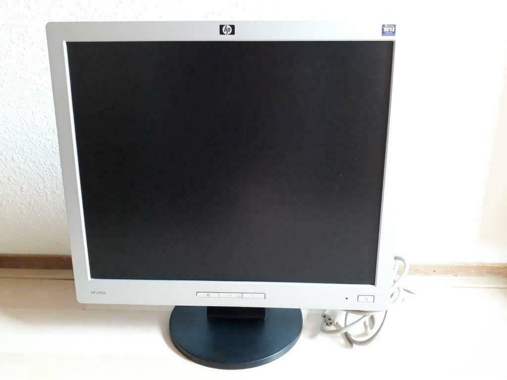 Hp monitor 19 inches, Computers en Software, Monitoren, Hp, Gebruikt, Kantelbaar, Ophalen of Verzenden