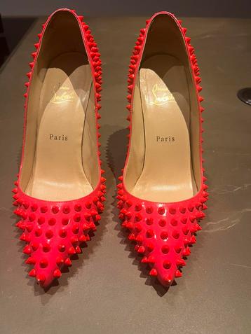 Louboutin pigalle spikes