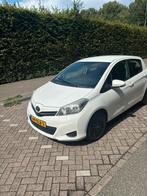 Toyota Yaris 1.0 12V Vvt-i 5DR 2012 Wit, Auto's, 527 kg, 750 kg, Wit, Origineel Nederlands