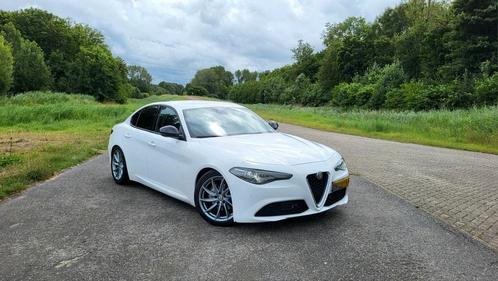 Alfa Romeo Giulia 2.2 JTD 240pk Squadra Aut 2016 APK 07-2026, Auto's, Alfa Romeo, Particulier, Giulia, ABS, Achteruitrijcamera