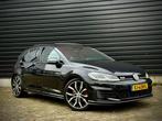 Volkswagen Golf 2.0 TDI GTD 250PK! PANO|LEER|VIRTUAL|DCC|ACC, Auto's, Gebruikt, Zwart, Leder, Bedrijf