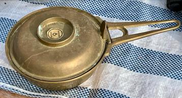 Oude Bronzen Olie Lamp beschikbaar voor biedingen