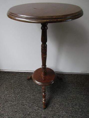 leuk vintage plantentafeltje 57 cm hoog beschikbaar voor biedingen