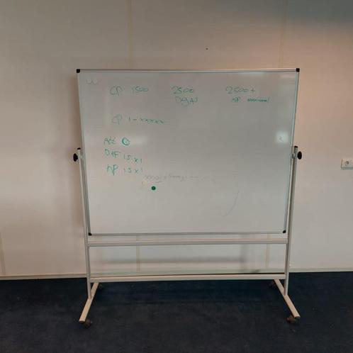 Whiteboard op wielen dubbelzijdig 163xH181 cm,3 stuks, Diversen, Schoolborden, Gebruikt, Whiteboard, Mobiel, Verzenden